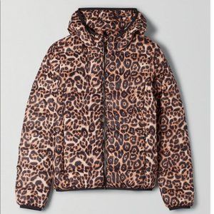 Aritzia Tna “The Little Puff” packable down jacket